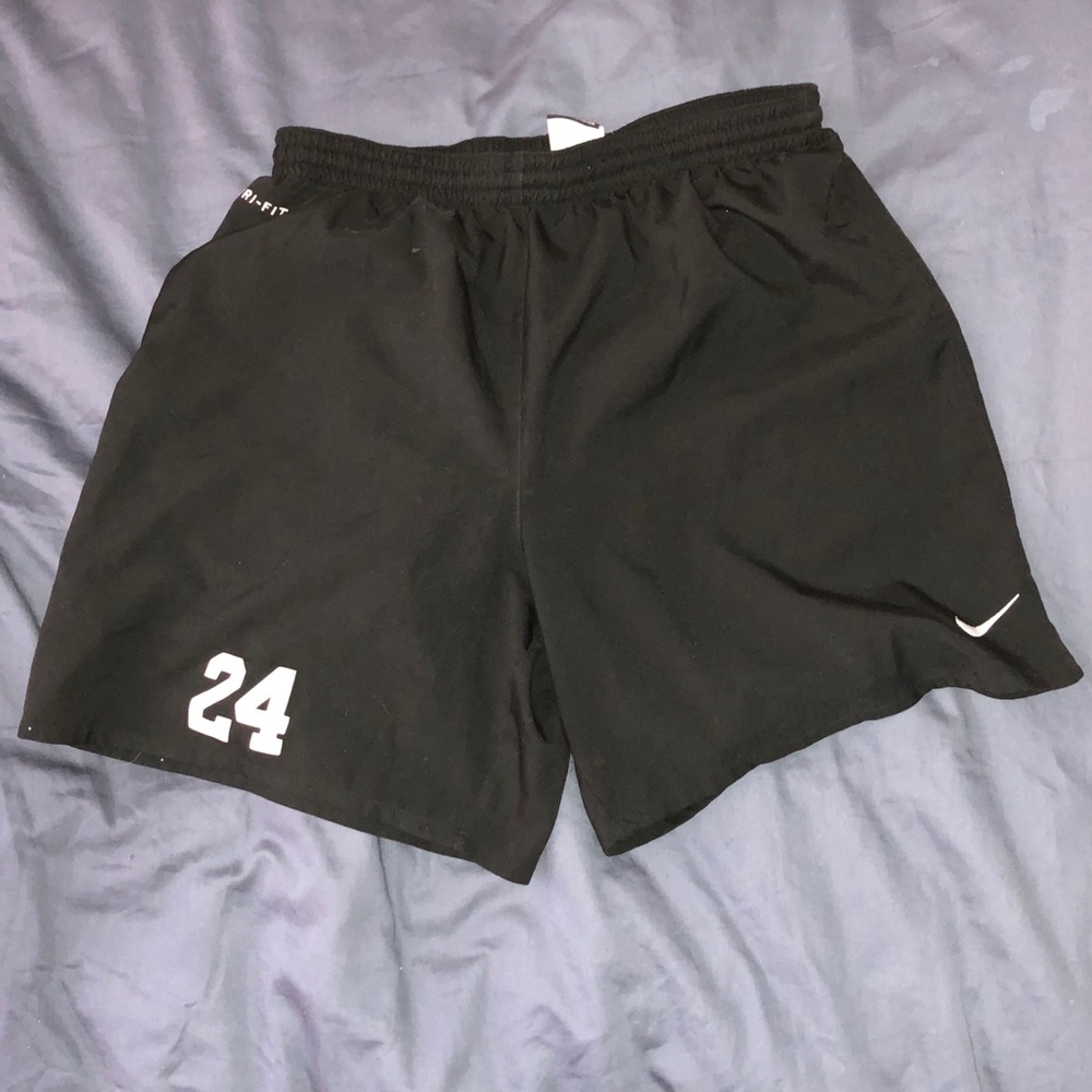 Harvard Nike Soccer Shorts (Size: M)